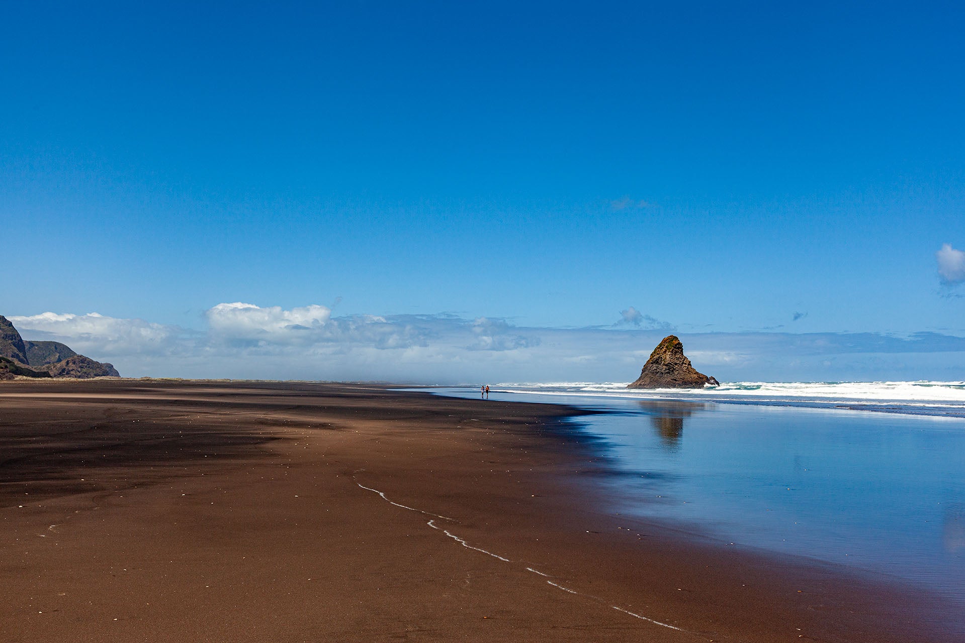 Karekare-Beach-Two_James-Hancox-Photographer-New-Zealand_WEB